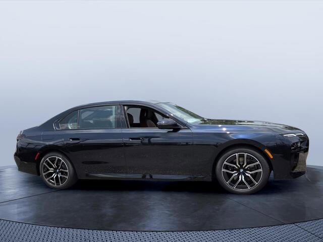 2026 BMW 740i